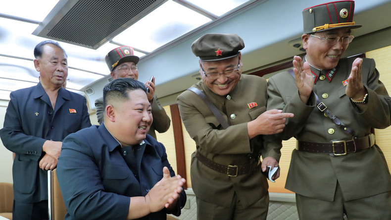 Kim Jong-un zeigt sich zufrieden mit dem Test einer "neuen Waffe"
