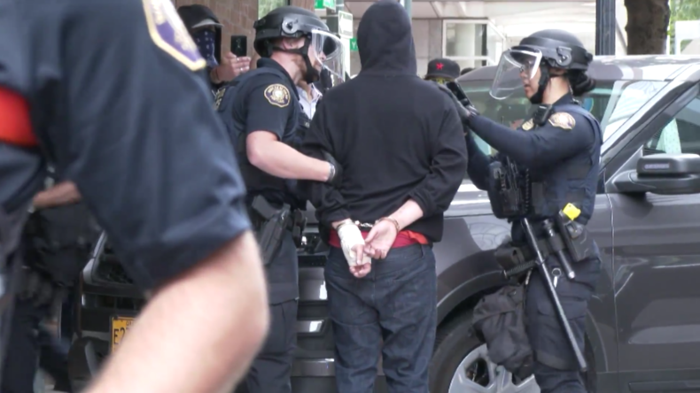 USA: 13 Verhaftungen nach Zusammenstößen zwischen linken und rechten Gruppen in Portland