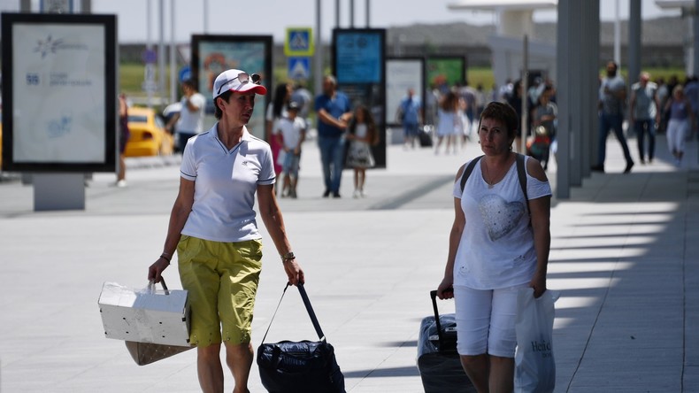 Vier-Tage-Arbeitswoche: Fast Hälfte der Russen unterstützt Vorschlag von Premier Medwedew