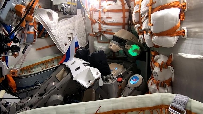 Russisches Raumschiff mit menschenähnlichem Roboter an Bord verfehlt ISS
