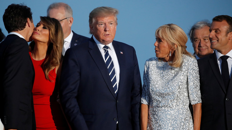 Küsschen links, Küsschen rechts: Melania Trump stiehlt beim G7-Fotoshooting allen die Show