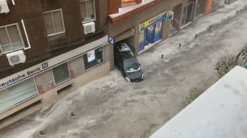 Spanien: Plötzliche Sturzflut und massive Hagelstürme richten Chaos in Madrid an