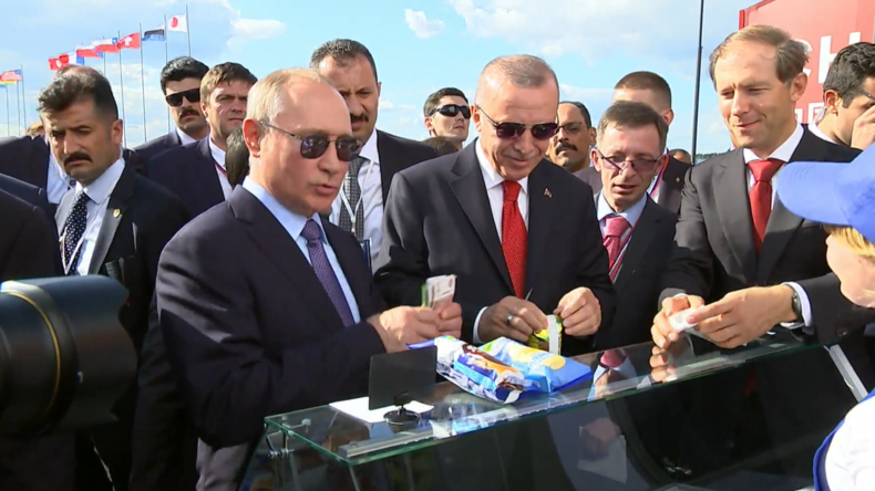 "Vanille für Erdoğan " – Putin schmeißt erneut eine Runde Eis auf Luftfahrtmesse