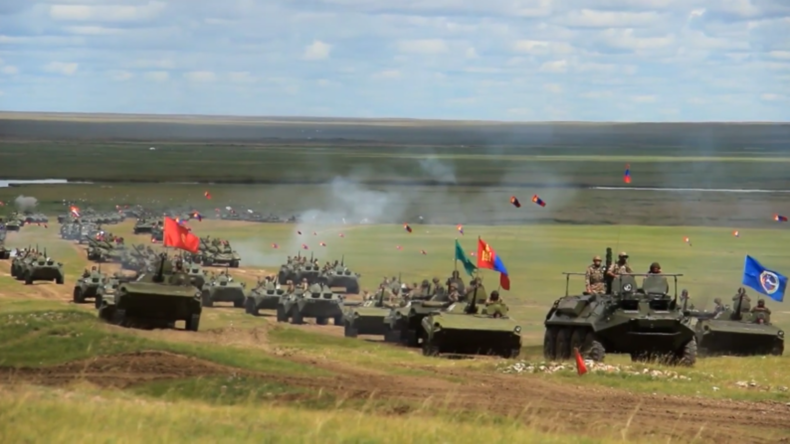 Mongolei: Russisch-mongolisches Manöver endet mit massiver Schießübung