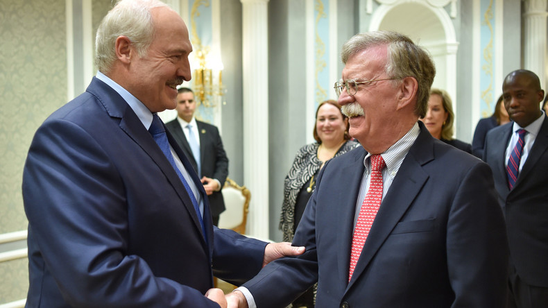 "Historischer Besuch" John Boltons in Weißrussland
