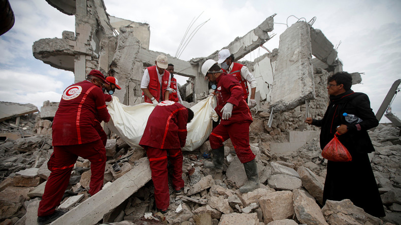 Luftangriff auf Gefängnis in Jemen – Rotes Kreuz spricht von Völkerrechtsverstoß (Video)