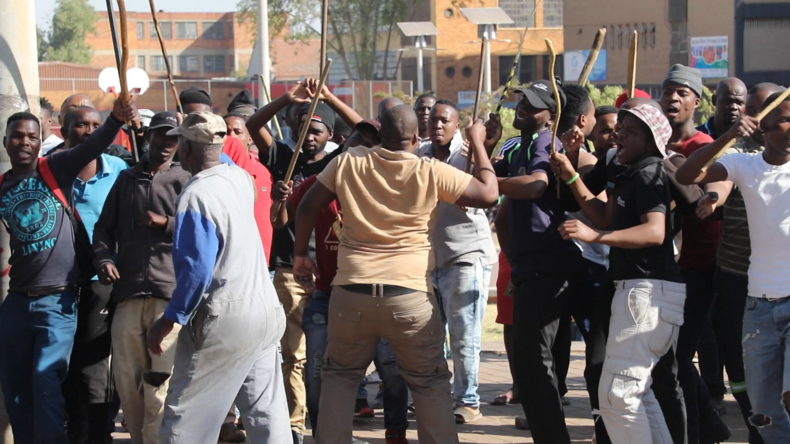 Südafrika: "Wir werden sie töten" – Heftige  Proteste gegen Ausländer in Johannesburg