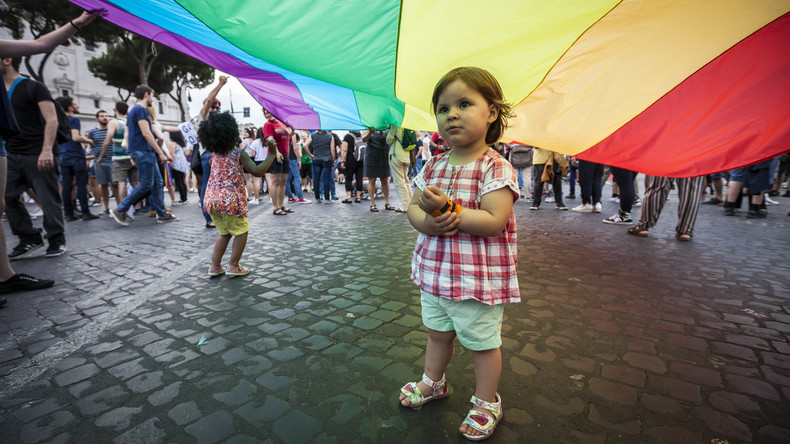 Komplett umkehrbar? Pubertätsblocker für Kinder laut Transgender-NGO harmlos