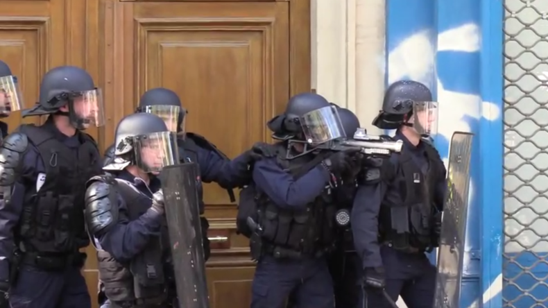 Frankreich: Tränengas und Scharmützel während der 45. Proteste der Gelbwesten