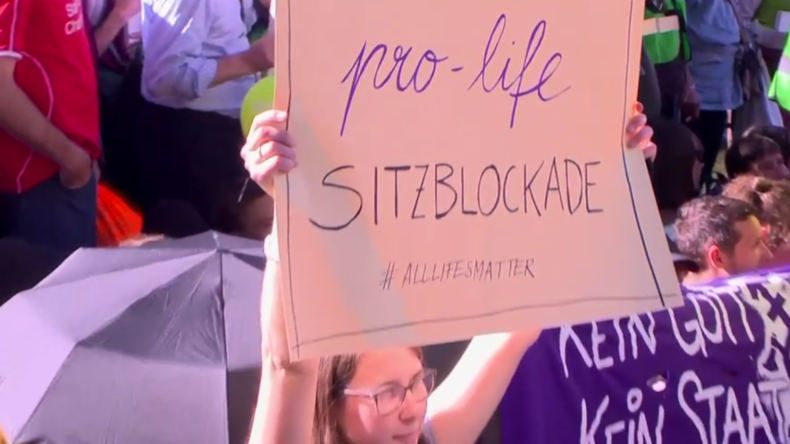 Berliner Anti-Abtreibungs-Demo "March for Life" mit erheblichen Gegenprotesten