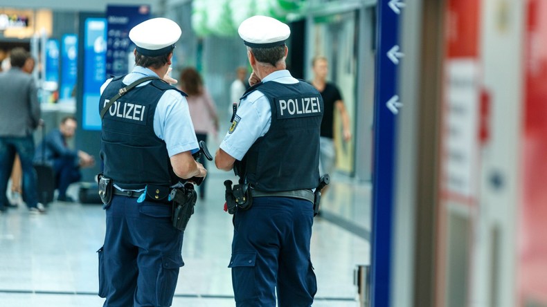 Thüringen: Polizisten sollen Frau im Dienst vergewaltigt haben – Haftbefehl