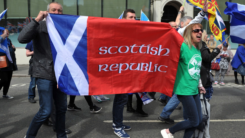 LIVE: Für eine Unabhängigkeit Schottlands – Demonstranten versammeln sich in Edinburgh