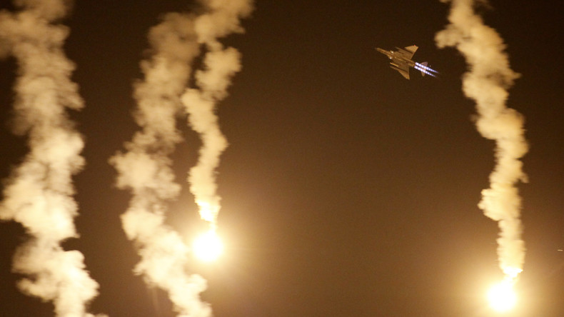 Türkische Kampfflugzeuge fliegen Luftangriffe auf Grenzübergang Semalka