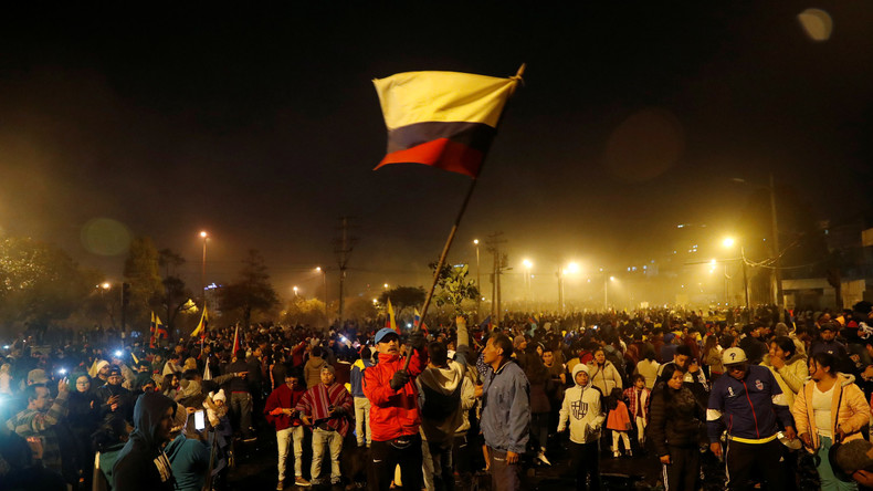 Ecuador will Proteste durch Zurücknahme von umstrittenem Spargesetz stoppen