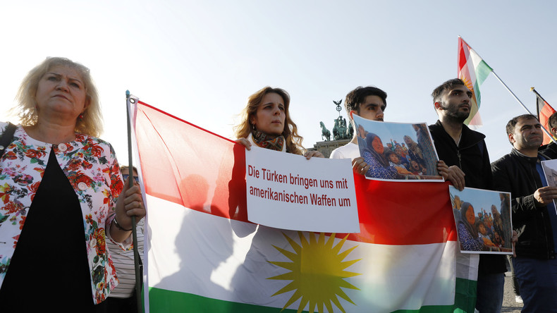 LIVE: Pro-kurdische Demonstration gegen die türkische Militäroperation