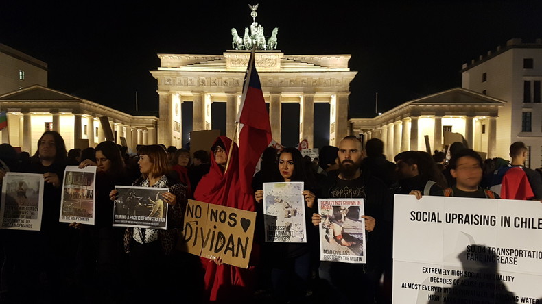 "Piñera raus!" – Chilenen demonstrieren in Berlin gegen Polizeigewalt & neoliberale Regierung