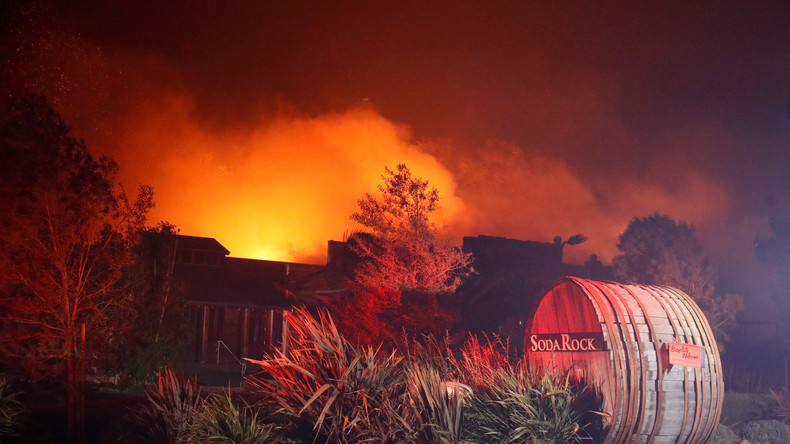 Verheerende Waldbrände in Kalifornien: Zehntausende verlassen ihre Häuser