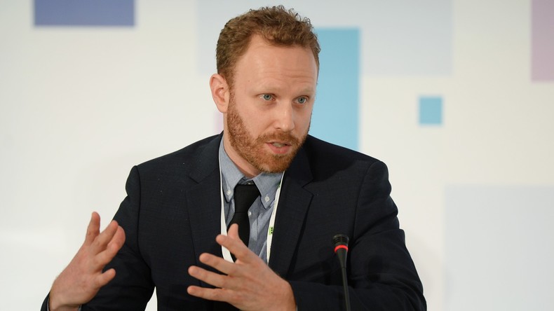 "Bewaffnet und gefährlich" – US-Journalist Max Blumenthal spricht über seine Verhaftung