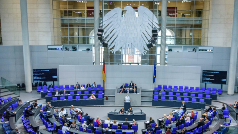 LIVE: 126. Sitzung des Bundestages - Befragung der Bundesregierung