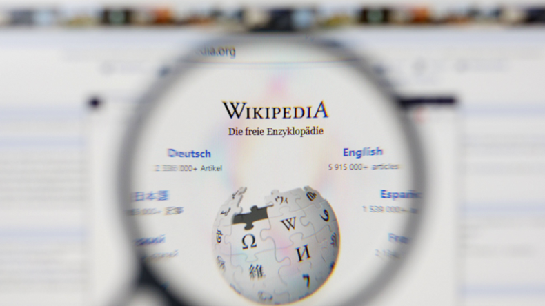 Wikipedia hübscht Eintrag über toten Weißhelm-Gründer auf (Video)
