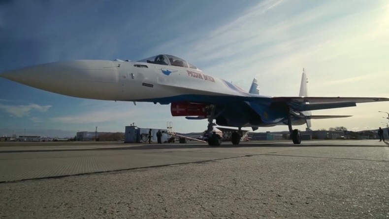 Das russische Kunstflugteam erhält neue Su-35S-Jäger