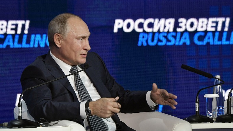 LIVE: Putin nimmt an Plenarsitzung des Forums "Russland ruft!" teil - (mit deutscher Übersetzung)