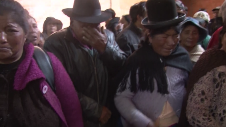 Bolivien: Zahl der Toten nach Armeeoperation steigt auf acht – Indigene trauern in Massen