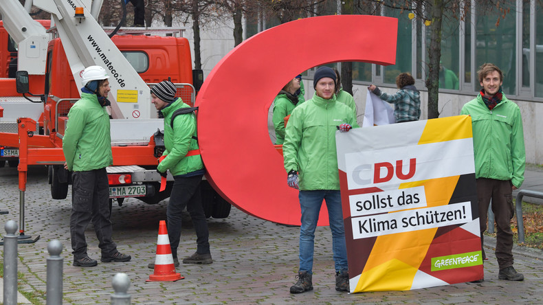 "Das C hat sie nicht mehr verdient" – Greenpeace-Aktivisten entwenden Buchstaben aus CDU-Logo