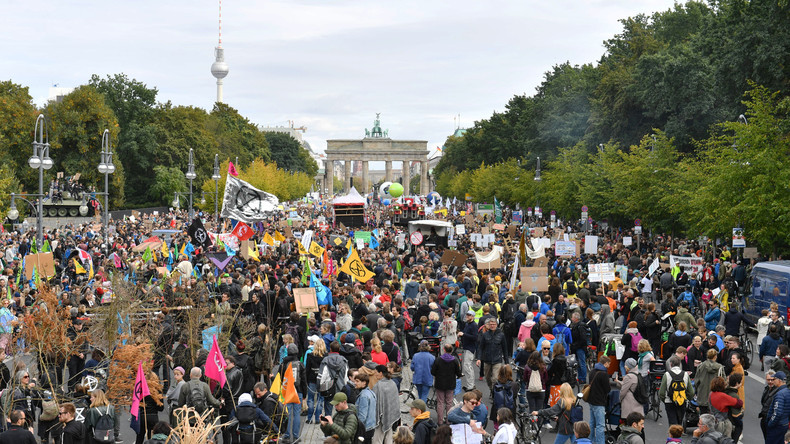 LIVE: "Klimastreik" in Berlin - Tausende demonstrieren für mehr Klimaschutz