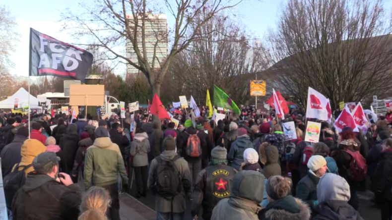 Braunschweig: Tausende protestieren gegen AfD-Parteitag