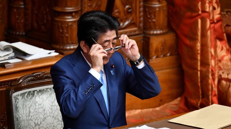 Tragikomödie der Abe-Administration: Wer füttert den Reißwolf im japanischen Kirschblütenskandal?