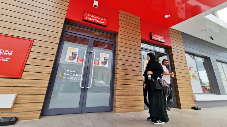 Saudi-Arabien beendet Geschlechtertrennung in Restaurants und Cafés