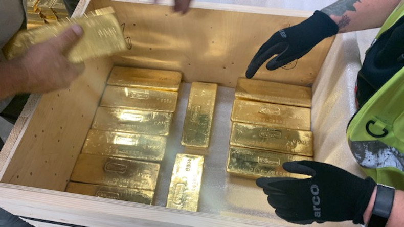 Goldman Sachs: Zentralbanken kaufen weltweit massiv Gold an, um sich vom Dollar zu lösen
