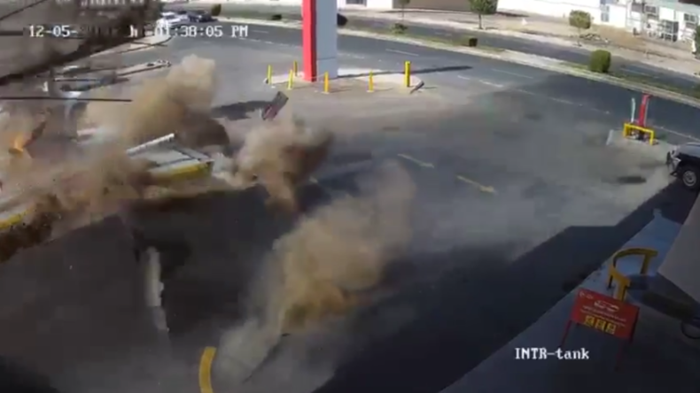 Tankstellen-Explosion in Saudi-Arabien: Unterirdischer Tank detoniert und zerfetzt Asphaltboden