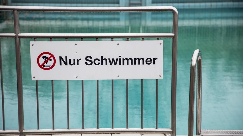 Schwimmbad-Sterben: Immer mehr Kinder in Deutschland können nicht schwimmen (Video)