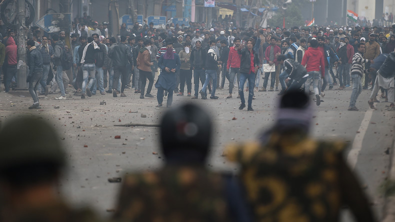 Mehrere Tote und Verletzte: Massive Proteste in Indien gegen neues Einwanderungsgesetz