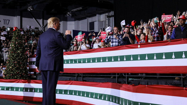 Trump in Uncle Sam-Pose mit Botschaft an seine Wähler: "Sie sind hinter euch her"