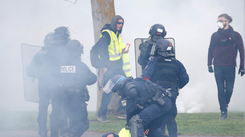 Erstes Urteil wegen Gewalt gegen Gelbwesten: Polizisten erhalten Bewährungsstrafen