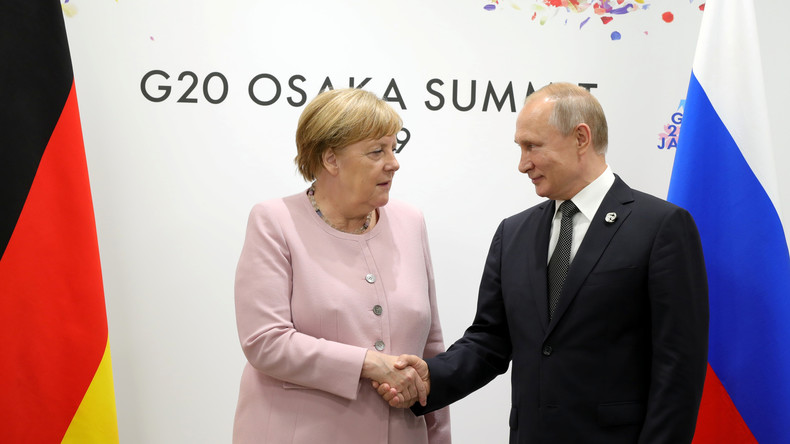 Umfrage in Deutschland: Außenpolitisches Vertrauen zu Merkel und Putin am größten