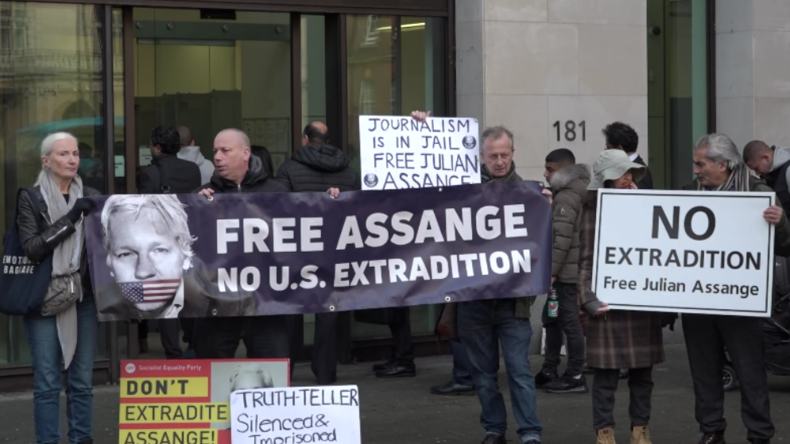 London: Assange-Anhänger protestieren für Freilassung – Beobachter kritisieren Gerichtsverlauf