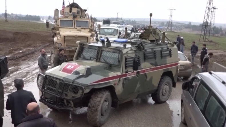 Syrien: Video soll zeigen, wie US-Armee russischen Militärkonvoi stoppt