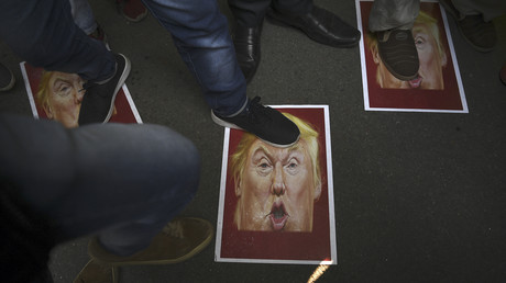 "Die althergebrachte persische Sprache entehrt": Iran empört über Trumps Tweets auf Persisch