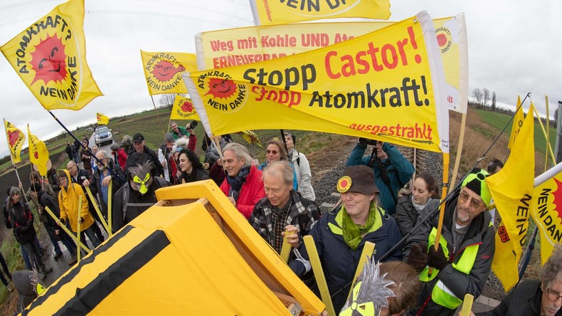 Proteste in Hessen gegen geplanten Transport von Atommüll ins AKW Biblis