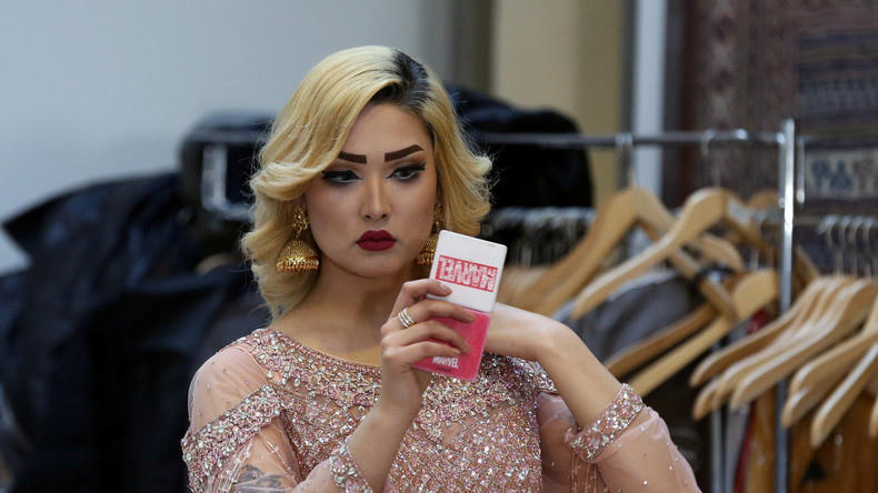 Afghanistan: Modelagentur veranstaltet Fashionshow zum Valentinstag