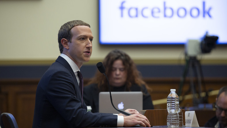 George Soros fordert Mark Zuckerbergs Entfernung als Chef von Facebook (Video)