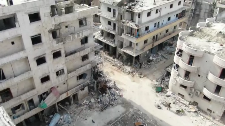 Syrien: Drohnen-Aufnahmen zeigen Autobahn M4 und verlassene Stadt Ariha