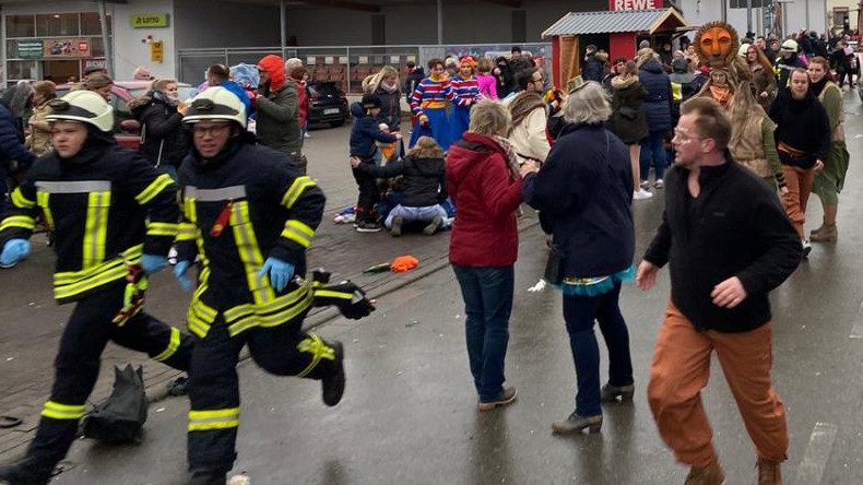 Hessen: Auto fährt in Rosenmontagszug in Volkmarsen – Mehr als zehn Verletzte