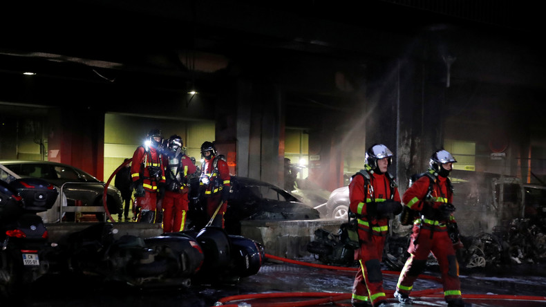 Großbrand in der Nähe eines Pariser Bahnhofs
