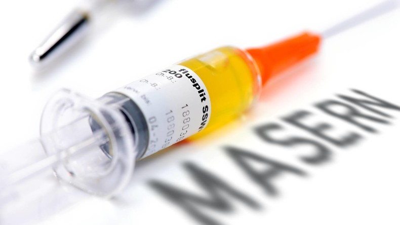 Masern-Impfpflicht tritt in Kraft – Familien klagen vor dem Verfassungsgericht