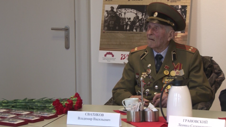 Rostock: Bürgerschaftpräsidentin empfängt und würdigt Veteranen und Opfer der Leningrader Blockade